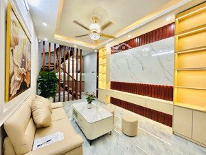 bán nhà riêng tại đê tô hoàng - hai bà trưng 30m2 - 3.5t - mt3.4m - 6.6 tỷ ,full nội thất , ở ngay