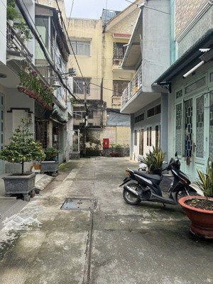 chủ gấp bán giảm nhanh 500 triệu giá mới 6tỷ8 - ngang 4.1 dài 10m - nhà đẹp 2 tầng