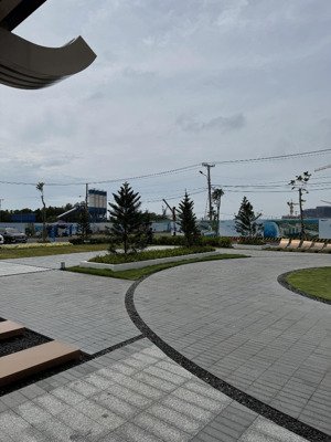 bán đât mặt tiền đường ô tô, sau giáp sông