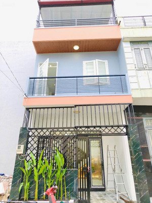 nhà 3 tầng lầu ngô chí quốc bình chiểu thủ đức chính chủ cần bán.