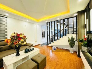 sang sịn! ô đồng lầm,hồ ba mẫu phân lô, thang máy,ngõ thông rộng vài bước ra hồ, full nội thất