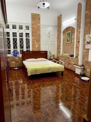 nhà đẹp 2 tầng tại mỹ đức 217m2, đường bê tông, sổ đỏ sẵn