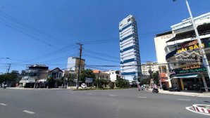 sốc bán đất tặng nhà 4 tầng 2 mặt tiền gần biển 800m dòng tiền sẵn, vị trí đắc địa, giá 13,5 tỷ