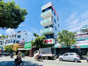 nhà 1 trệt 4 lầu mặt tiền cách mạng tháng 8 gần nhà hàng cây dừa giá chỉ 14 tỷ