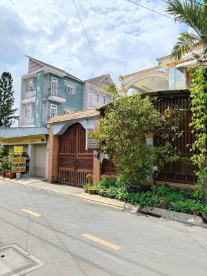 bán nhà mặt tiền đường số 9 sát bên vạn phúc, phường hiệp bình, dt 105m2 (5.10x20.5m) giá 8.5 tỷ