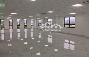 cho thuê 105m2 đường hoàng quốc việt, rất hợp kinh doanh, làm văn phòng, đào tạo. mới, rẻ, đẹp