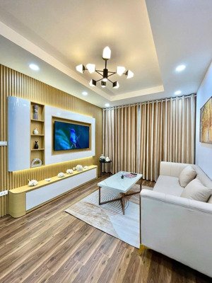duy nhất chỉ có 1 căn 3 ngủ 95m2 view hồ ngoại giao đoàn tòa n01t1. 