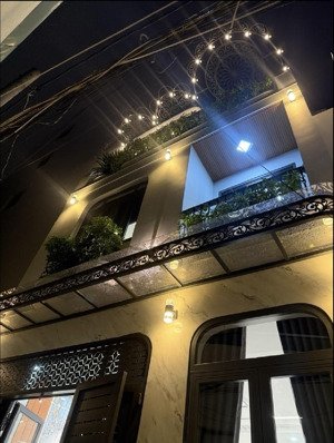 bán nhà đẹp bùi quang là an hội tây
hẻm vip khu dân trí cao nhỉnh 6 tỷ