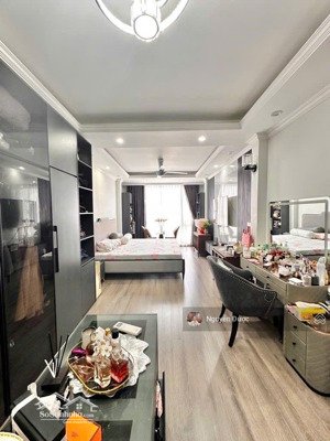 bán nhà mặt phố đống đa quận, gần văn miếu, dt 93m, 6 tầng, thang máy, oto dừng đỗ, chỉ 27 tỷ