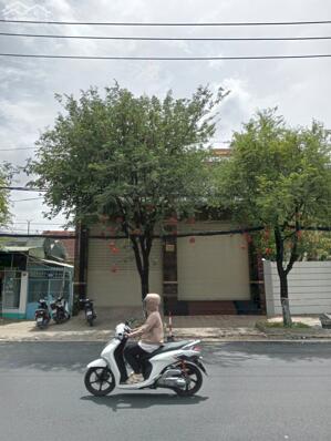 cho thuê nhà mặt tiền đường 30/4, gần vincom xuân khánh, ngang 10m giá thuê 100 triệu