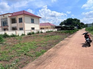 an ninh - an toàn tuyệt đối. vị trí cạnh trụ sở công an xã, 2 nền kề 220m2 285tr ở, kinh doanh ổn