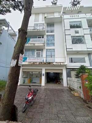 nhà cho thuê mặt tiền nguyễn văn cừ ngang 9m, thang máy giá thuê 70 triệu