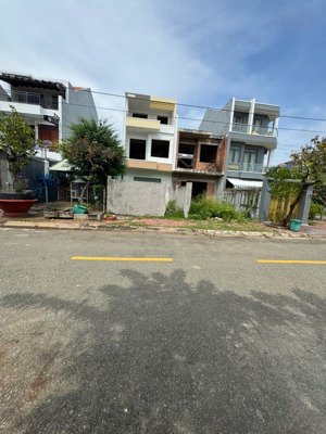 bán nhà thô 1 trệt 1 lầu 1 tum thuộc khu gò cát 6 - long tâm - tp bà rịa