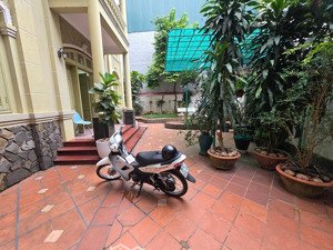 hot. xuân thủy, cầu giấy dạng bt đầu tư ok - 222m2 giá hơn 173tr/m2 hàng siêu rẻ các bác nhanh ta