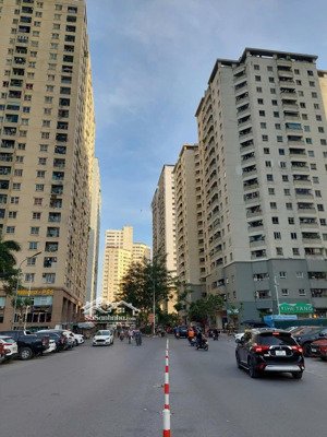 căn hộ cc vew tầng trung tuyệt đẹp khu đt văn khê, có chỗ để ô tô dưới hầm, 2n, 2vs giá hợp lý