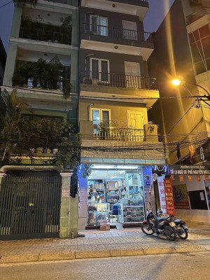 mặt phố nguyễn ngọc nại ôtô tránh - kinh doanh - 45m2 - 18,2tỷ - vỉa hè rộng - kd sầm uất ngày đêm