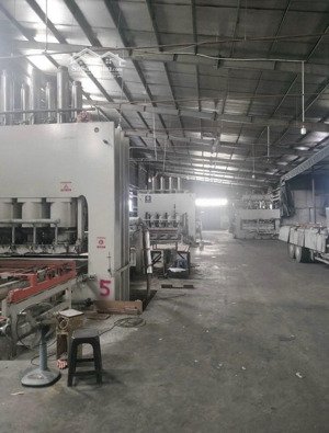 cho thuê 7500m2 khuôn viên nhà xưởng củ chi . giá cực tốt .