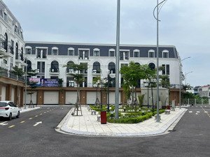 nhà 4 tầng - không lụt - view công viên - oto đỗ cửa - có hỗ trợ vay ls thấp