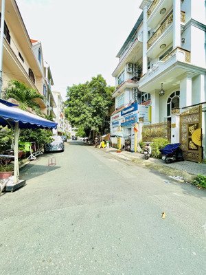 nhà đất vàng 250m2 vuông - hơn 90tr/m2 ngang 7.5m sát tân bình - đường 8m thông nguyễn văn săng