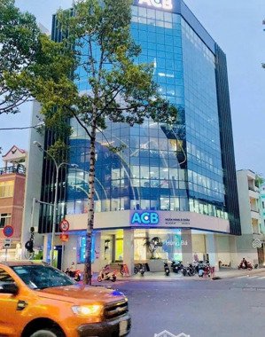 siêu phẩm tòa chdv hầm 10 tầng mt nguyễn văn quá! dt: 30 x 37m - hđt: 500tr/th. giá: 90 tỷ