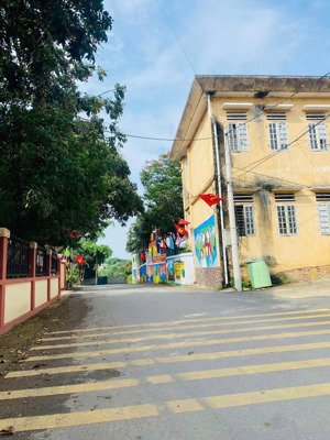 cắt lỗ 500 triệu, còn 2,9 tỷ lô đất 100m2 full thổ cư nằm trong lõi hòa lạc gần trường đh, khu cnc