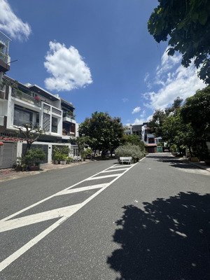 bán căn nhà đường 8a đường 16m, khu đô thị hà quang 2 , phước hải, nha trang