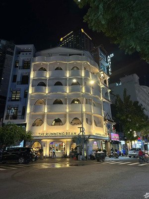 siêu phẩm góc 2mt lê trọng tấn - 8m x 19m - hdt 150 triệu/tháng - giá chỉ 35 tỷ