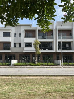 bán shophouse 120m đại lộ hữu nghị, 2 mặt tiền, giá rẻ hơn thị trường 800 triệu, sổ hồng lâu dài