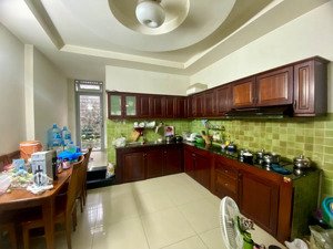 bán nhà mặt tiền 4 tầng trung tâm tân bình, 5 phòng ngủ, sát vincom, gần sân bay, 15 tỷ, sổ riêng.