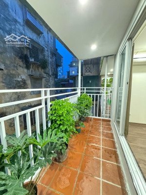 tập thể nguyên hồng, láng hạ, t3, 2 ngủ, 90 m2 (39m2 sổ), 3 ban công, 6.x tỷ