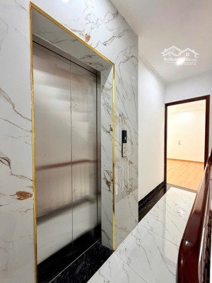 kim ngưu- nhà phân lô- ngõ thông ba gác đua gần phô - khách mua xách vali về ở