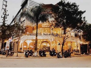 cho thuê cửa hàng lô góc 2 mặt tiền siêu đẹp phố lê thái tổ trung tâm bờ hồ gươm diện tích 100m