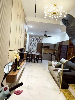 bán nhà huyền quang 58.2m2 3 tầng - 18.5 tỷ - mặt tiền kinh doanh