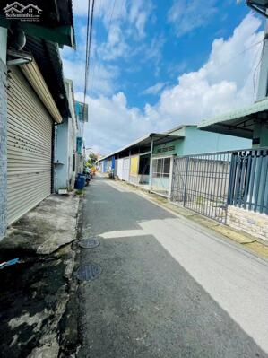 Đất phú lợi tặng nhà cấp 4 ngang 6m hình fuowng