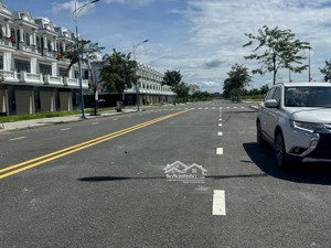 bán gấp nhà mới 100% tại trừ văn thố bàu bàng!
5x21m, xây 219m² liên hệ 