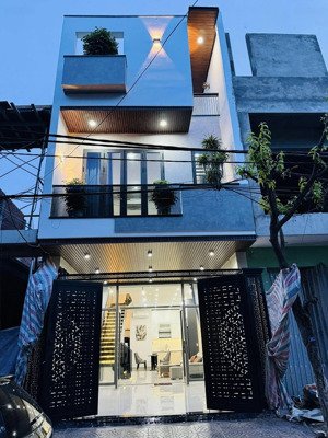 bán nhà 3 tầng đẹp full nội thất cao cấp nguyễn chích