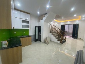 em chính chủ, cần bán nhà 42m2 - vị trí gần với an khánh, 300m ra vành đai 4.