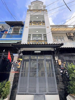 bán nr tại mã lò, 4,88 tỷ, 35m2, 4pn, 4wc, view đẹp