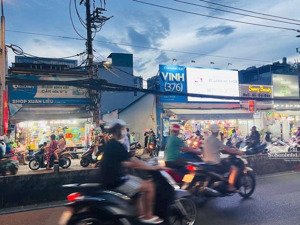 nhà mặt tiền đường huỳnh tấn phát 145m2. dòng tiền 400tr 1 năm. kd bb hot nhất q7. chỉ 14.5 tỷ