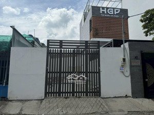 nhà nát tiện xây mới, dt: 6,3x19, hẻm 8m đường ao đôi, giáp lê văn quới