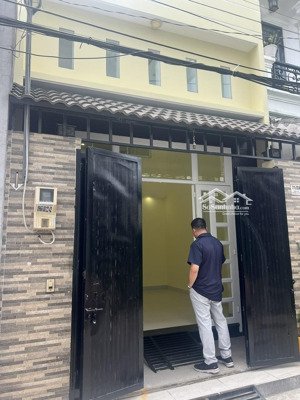 chính chủ bán nhà mới phường linh đông thủ đức dt 51m2 2pn 2wc 1 trệt 1 lửng kiên cố sẵn sổ hồng