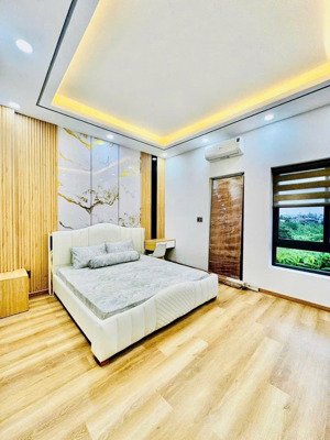 [q7] nhà mới hoàng quốc việt - cách phú mỹ hưng vài bước