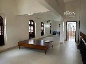 bán biệt thự đường 12 kdc t30 200m 4 tầng - 20 tỷ - biệt thự gỗ cao cấp giáp quận 7