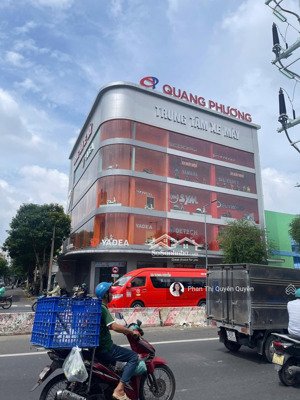 kẹt tiền bán gấp - tòa nhà ngay cộng hòa, tb - 20 x 20m - 6tầng tm - hđ: 300 triệu - 80 tỷ về 70 tỷ