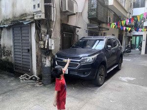 nhà lô góc 32m2 - trung kính - ô tô đỗ cửa.