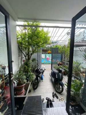 17 năm tâm huyết với căn nhà, chủ đành bán nhà ngay trường cđ công thương, 5.65 tỷ, đẹp long lanh