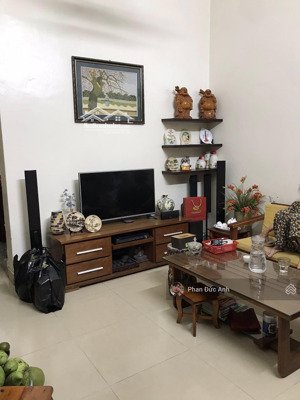 bàn nhà cầu giấy 50m, mt 4,2m 10m ra ô tô gần phố - nhà dân xây chắc chắn -5 sổ đỏ vuông đẹp