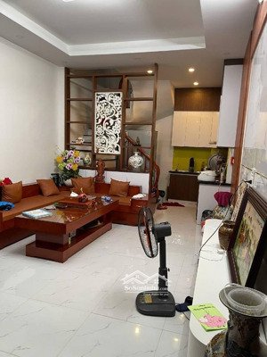 nhà đẹp 4 tầng, gần ô tô tránh, khu dân trí cao, ngõ thoáng