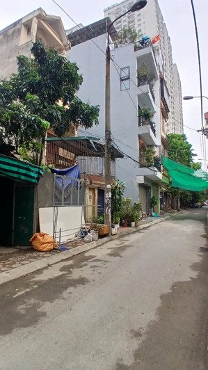 xala hà đông bán đất tặng nhà 4 tầng , 65m2 giá 12tỷ phân lô vỉa hè ôtô đậu đỗ, kinh doanh