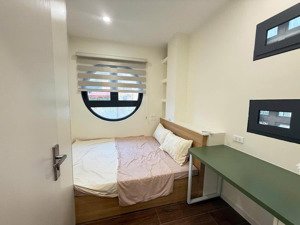 cho thuê 50 triệu/tháng - vị trí nhà lô góc - xây mới 100% - cách 2 nhà ra phố - trước nhà thoáng s